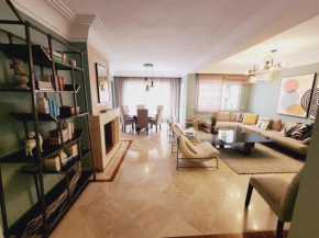 Number Nine Triangle d'Or by IB Signature - Chic 3-Bedroom family apartment in sought-after area, 24 x7 Security - Self check-in - Parking - City View with terrace - Walk to Cafes! City Centre
